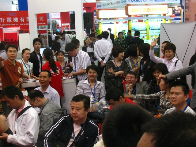 圖8 Digi-Key場面火爆因素之&mdash;&mdash;免費的禮品互動發(fā)放