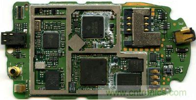 在射頻、核心處理器、高速存儲(chǔ)器等高頻元件區(qū)塊，可使用金屬屏蔽方式改善產(chǎn)品EMI影響問題