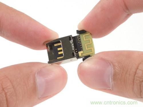 很漂亮的小東西，金屬的USB插頭