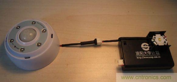 上接口插頭插座，套上熱縮管