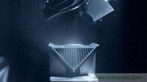 顛覆傳統(tǒng)設(shè)計(jì)，蘋(píng)果全新Mac Pro生產(chǎn)線探秘