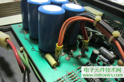 用料很給力！專(zhuān)業(yè)后級(jí)功放美國(guó)高峰FA1201拆解