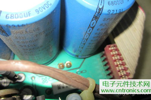 用料很給力！專(zhuān)業(yè)后級(jí)功放美國(guó)高峰FA1201拆解