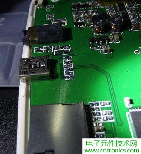 探秘電子紙！一款電紙書的電子墨水屏拆解