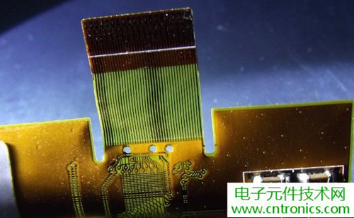 探秘電子紙！一款電紙書的電子墨水屏拆解