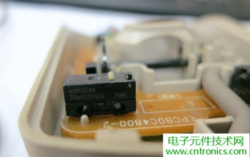 殿堂級機(jī)械鼠標(biāo)拆解：嘆精致做工！
