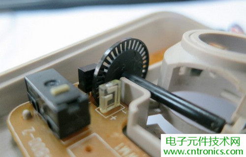 殿堂級機(jī)械鼠標(biāo)拆解：嘆精致做工！