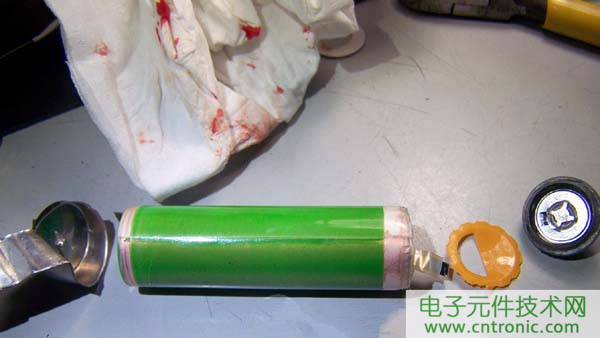 筆記本電池拆解，探秘電池內(nèi)部結(jié)構(gòu)
