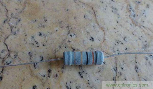 變廢為寶！風(fēng)扇散熱器變身山寨LED燈