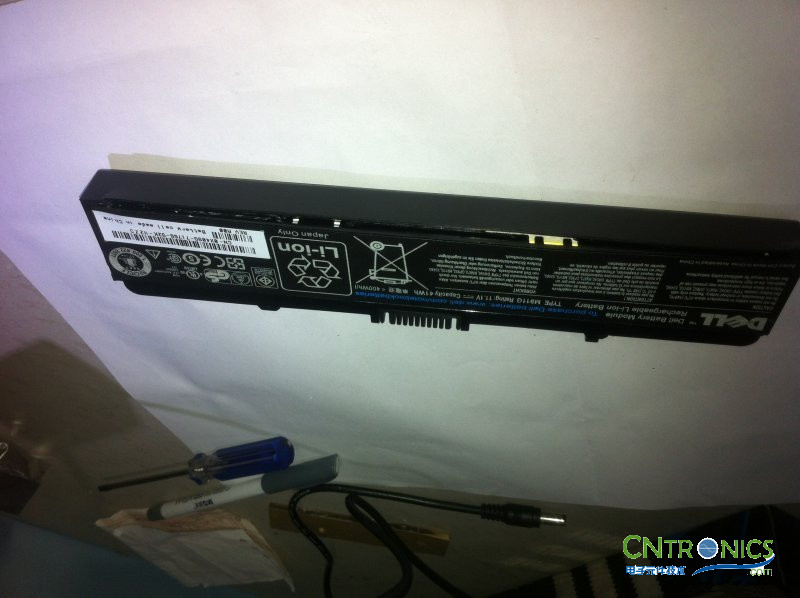 不一樣的DELL筆記本電池拆解小竅門！