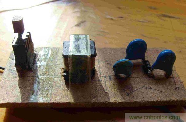 DIY單管自激，領(lǐng)略高壓電火花風(fēng)采