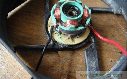 創(chuàng)意DIY！迷你風(fēng)力發(fā)電機(jī)！