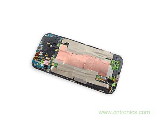 牛人強(qiáng)拆！新HTC One(M8)真機(jī)精密做工難修理