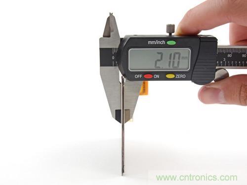 牛人強(qiáng)拆！新HTC One(M8)真機(jī)精密做工難修理