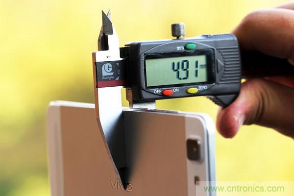 有圖有真相！暴拆VIVO X5 MAX,揭秘&ldquo;最薄之謎&rdquo;