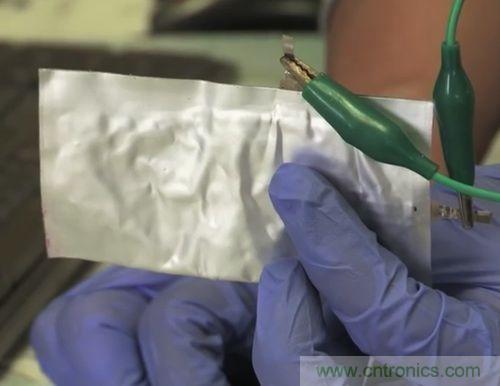 就是這么任性！柔性電池僅需1秒就充電完畢？