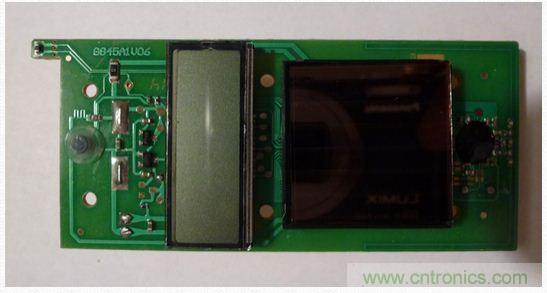 圖5：移開電池后的PCB另一面。