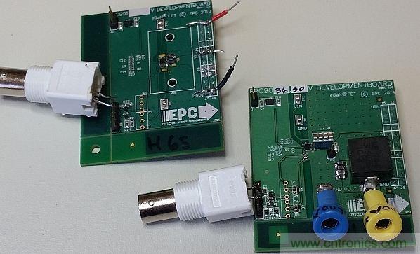 圖1：這里僅在左側的電路板上配備了半橋配置，右側的電路板配備了完整的DC-DC轉換器。香蕉插座可將測試板連接至電子負載。通過BNC連接器可連接至外部脈沖發(fā)生器。