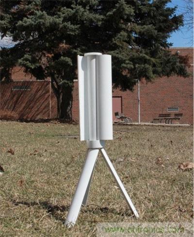 圖3：Skajaquoda的便攜式風(fēng)力發(fā)電機(jī)Trinity，能產(chǎn)生15V的電源并儲(chǔ)存于內(nèi)置15,000mAh鋰聚合物電池中。