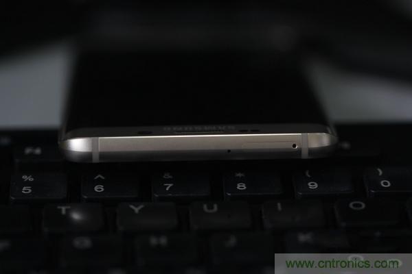 三星S6 Edge+拆解：比S6 Edge加在哪里？
