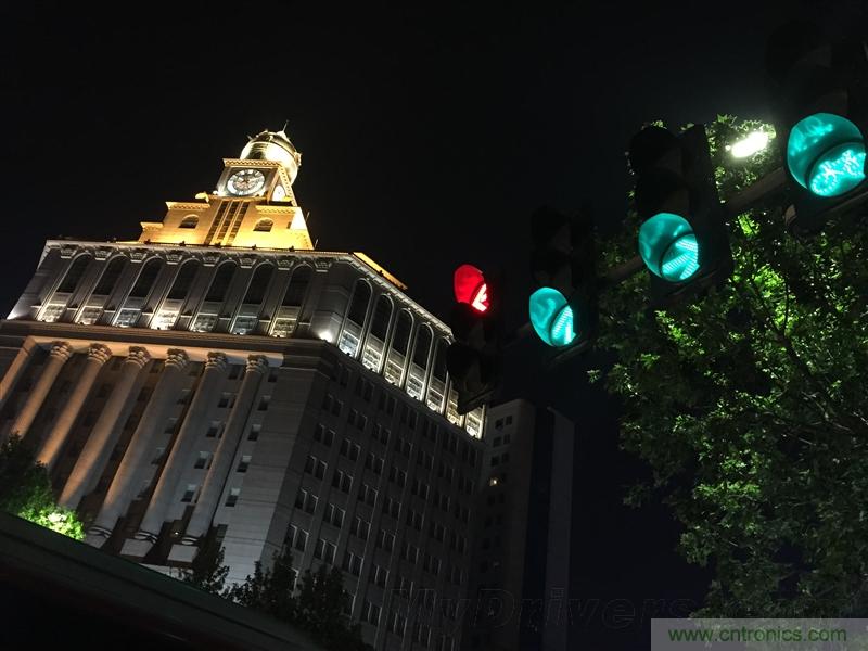 無邊框的 nubia Z9 ，一款既有驚喜，又有驚艷的智能手機