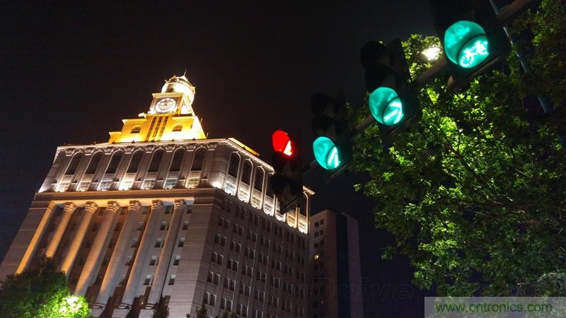 無邊框的 nubia Z9 ，一款既有驚喜，又有驚艷的智能手機