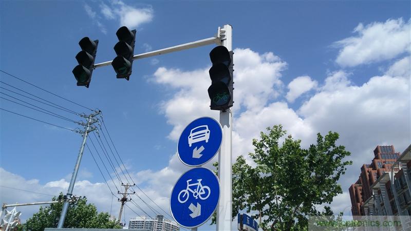 無邊框的 nubia Z9 ，一款既有驚喜，又有驚艷的智能手機