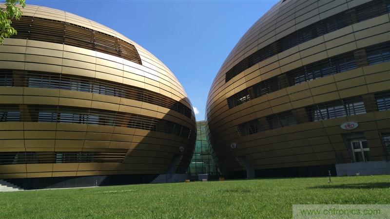 無邊框的 nubia Z9 ，一款既有驚喜，又有驚艷的智能手機