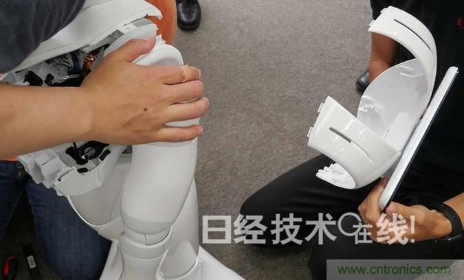 拆解筆記本不過癮，那就來拆拆日本情感機器人吧！