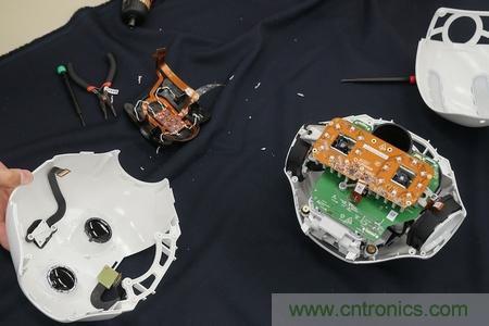 拆解筆記本不過癮，那就來拆拆日本情感機器人吧！