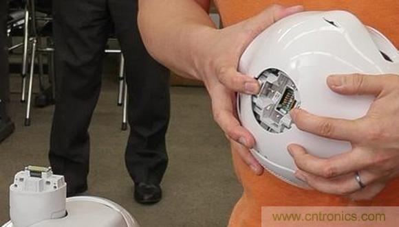 拆解筆記本不過癮，那就來拆拆日本情感機器人吧！