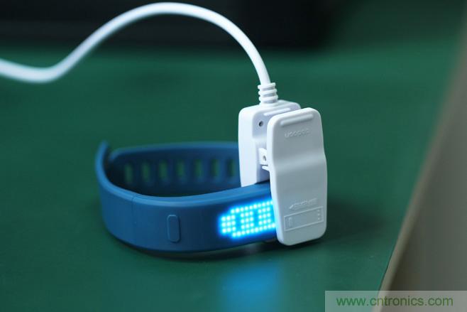 咕咚智能手環(huán)2上手評測：功能齊全，細(xì)節(jié)欠缺