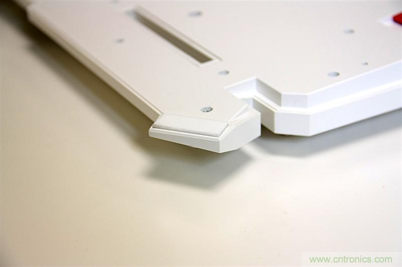 曾經(jīng)的網(wǎng)吧統(tǒng)治者&mdash;雙飛燕血手幽靈機(jī)械鍵盤，真世界最快？