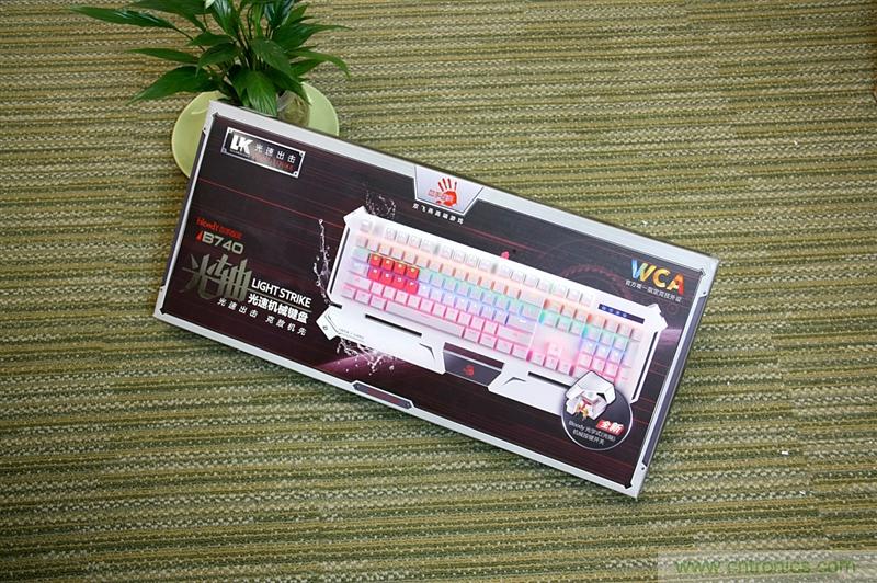 曾經(jīng)的網(wǎng)吧統(tǒng)治者&mdash;雙飛燕血手幽靈機(jī)械鍵盤，真世界最快？