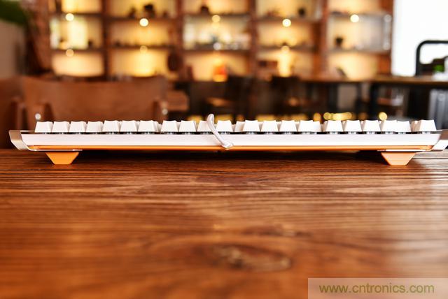 左手寫愛，右手寫他&mdash;&mdash;從此鍵盤鼠標不分家！