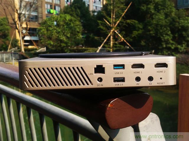 無屏電視時代已然來臨，客廳你做好準備了嗎？