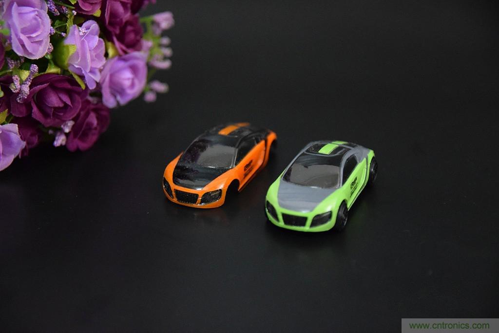 虛擬與現(xiàn)實(shí)相結(jié)合的飛車游戲，讓你體驗(yàn)速度與激情的碰撞！