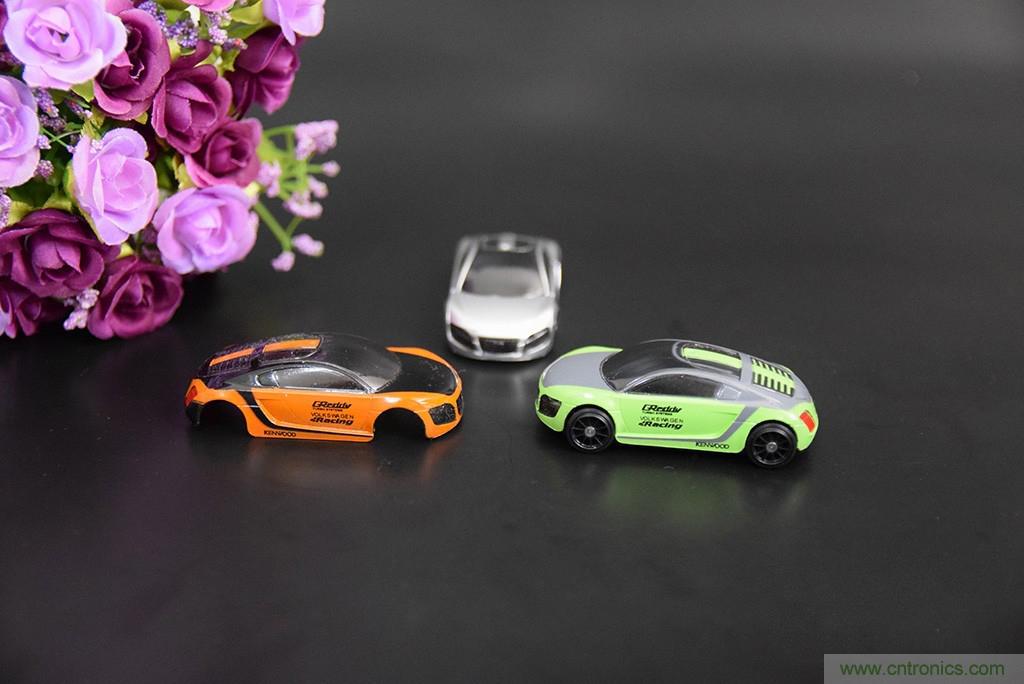 虛擬與現(xiàn)實(shí)相結(jié)合的飛車游戲，讓你體驗(yàn)速度與激情的碰撞！