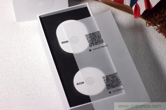 路由器也跟風(fēng)玩分體設(shè)計，你咋不上天呢？