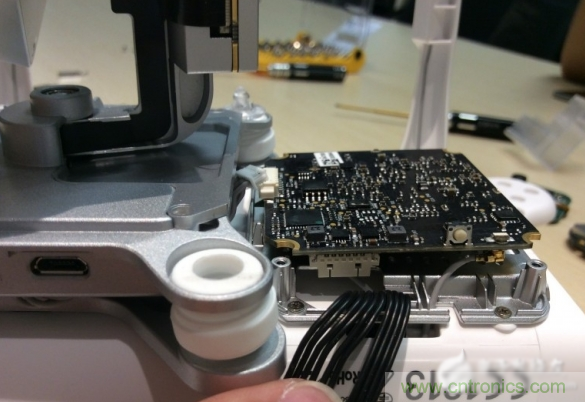 真飛機(jī)拆不著，那就來(lái)拆拆無(wú)人機(jī)&ldquo;鼻祖&rdquo;大疆吧！