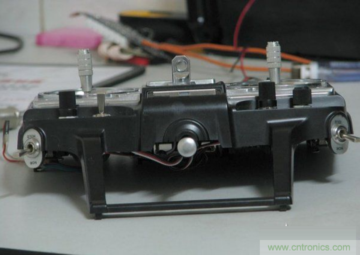 無人機(jī) DIY 制作全過程，酷得不要不要的！