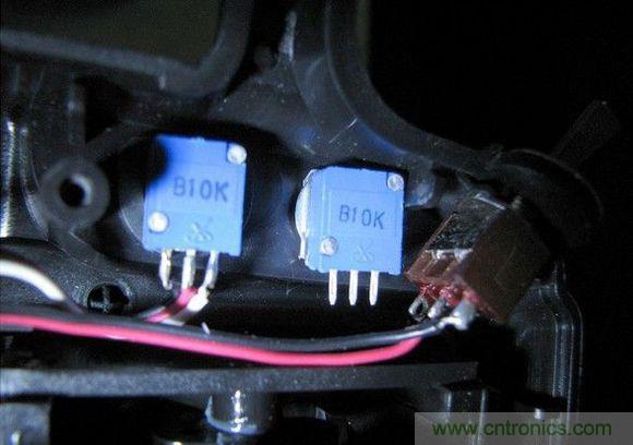 無人機(jī) DIY 制作全過程，酷得不要不要的！