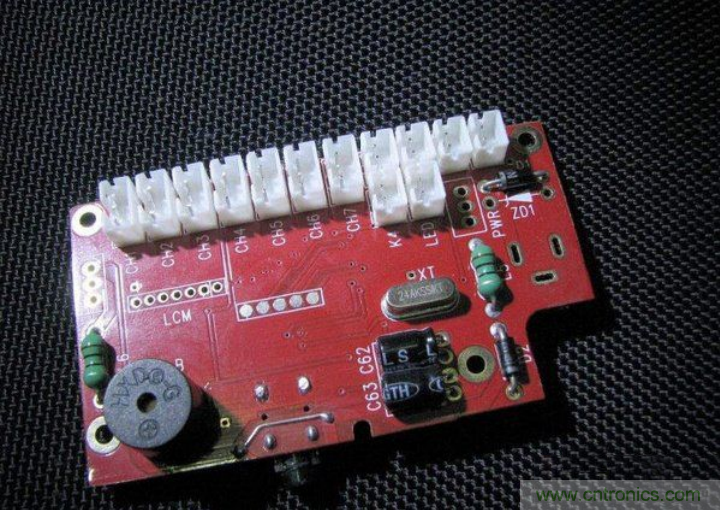 無人機(jī) DIY 制作全過程，酷得不要不要的！