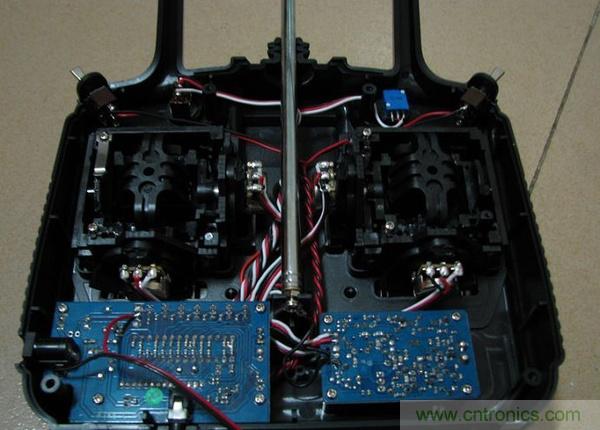 無人機(jī) DIY 制作全過程，酷得不要不要的！