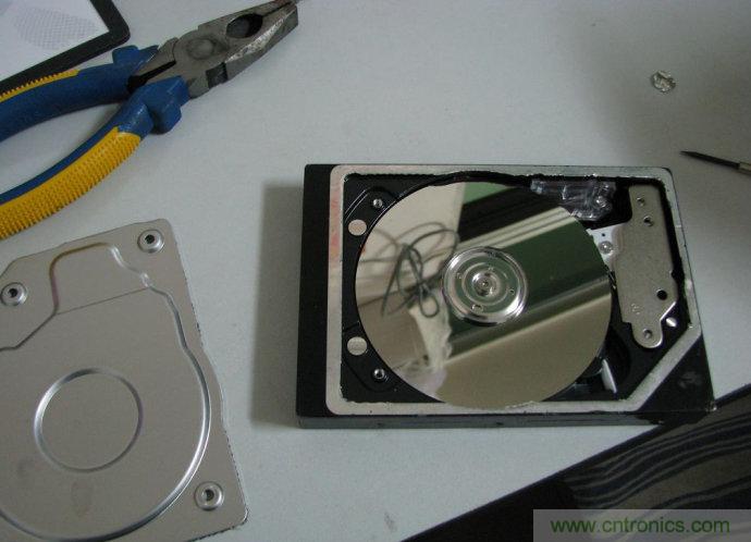 無人機(jī) DIY 制作全過程，酷得不要不要的！