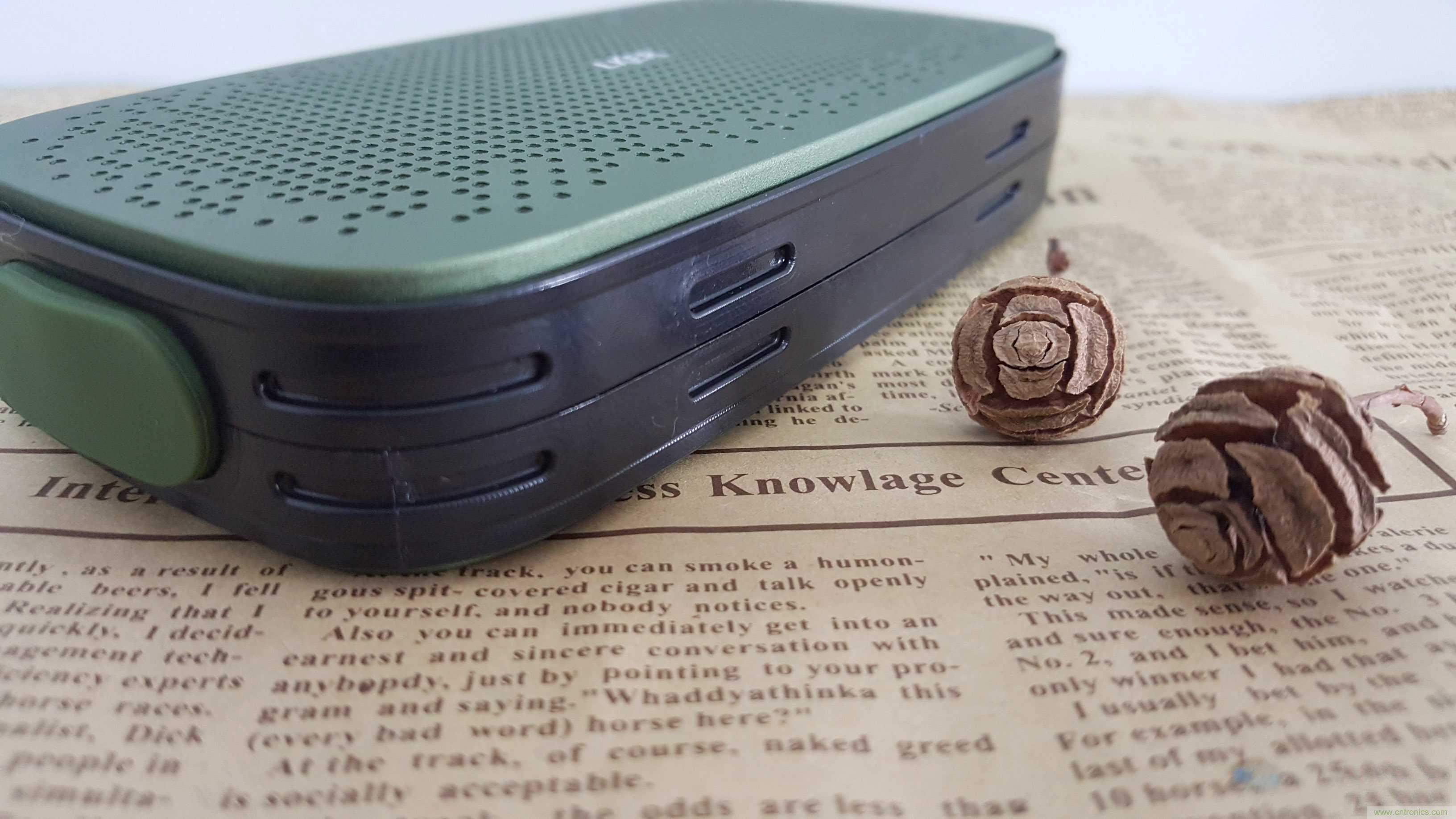 搞怪&ldquo;美人魚&rdquo;盡享靈克藍(lán)牙音箱的天籟之音！