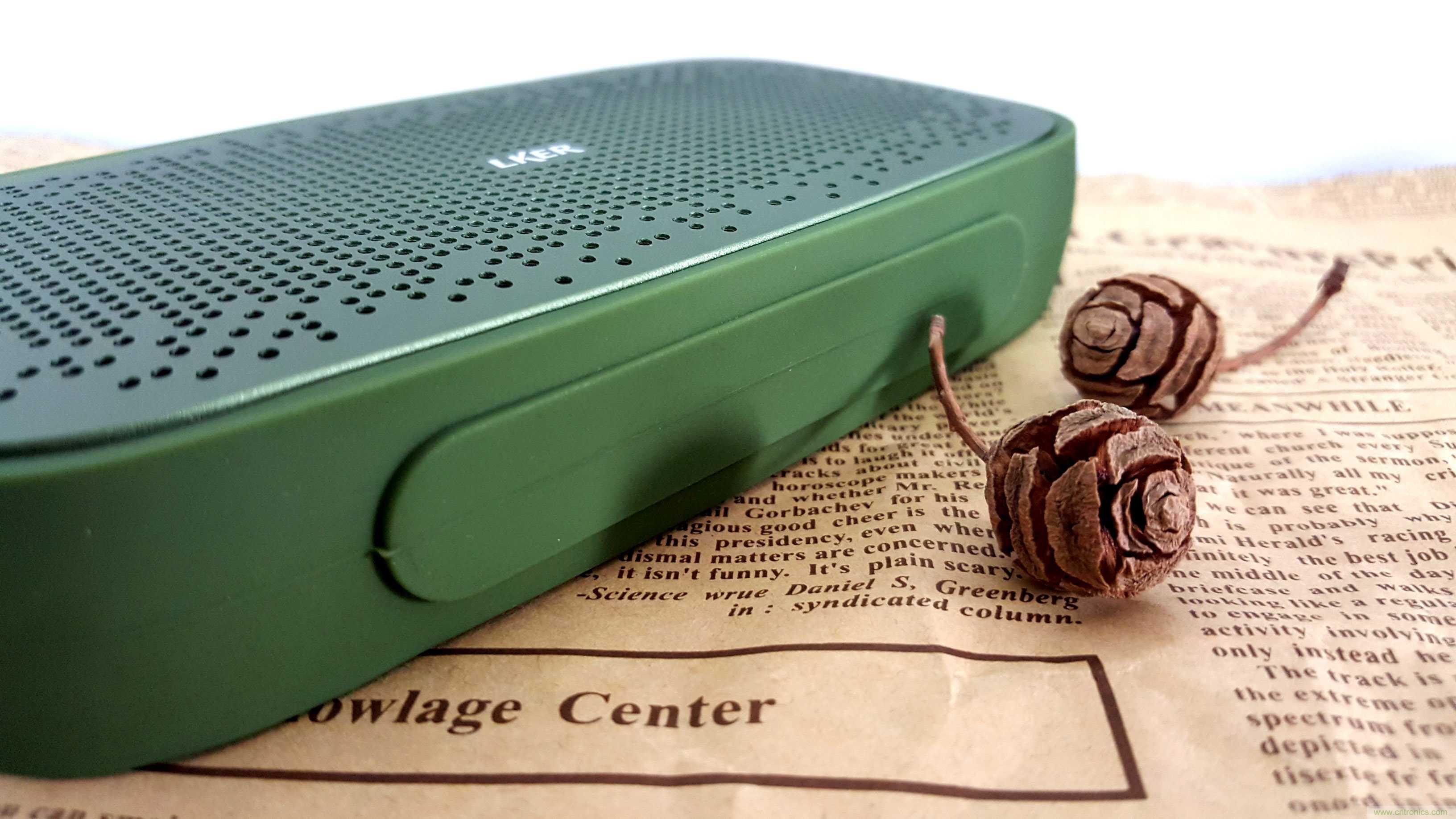 搞怪&ldquo;美人魚&rdquo;盡享靈克藍(lán)牙音箱的天籟之音！