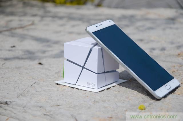 洛斐創(chuàng)意藍(lán)牙音箱，光與建筑點綴生活