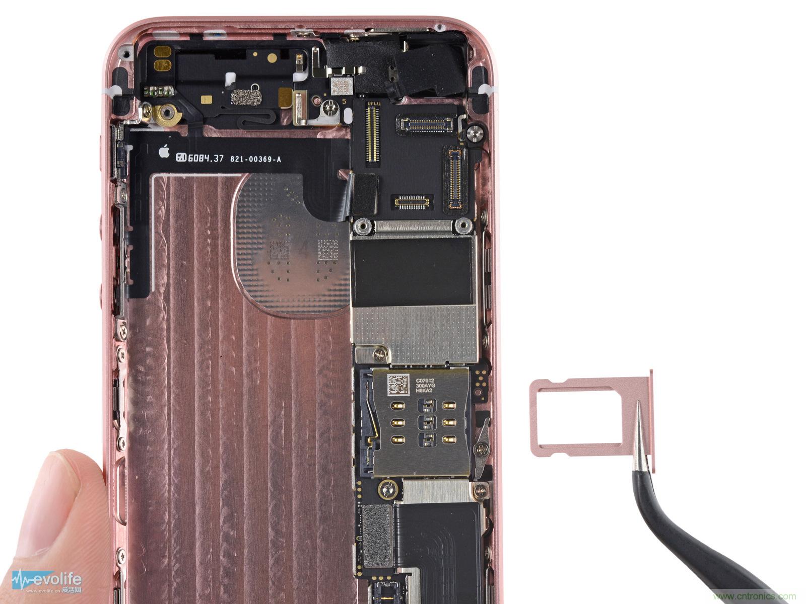 有什么地方?jīng)]有變？iPhone SE真機(jī)拆解