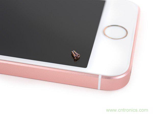 有什么地方?jīng)]有變？iPhone SE真機(jī)拆解